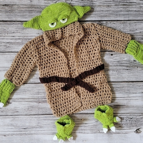 Baby Yoda Hand Crochet Costume Halloween Costume NEW - Picture 3 of 11